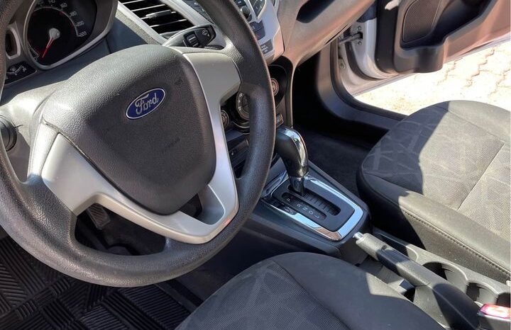 2013 Ford Fiesta full